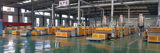 購入 1400 / 1800mm PPホールグリッドボードマシン PPプラスチック加工 ホールボード挤出ライン online manufacture