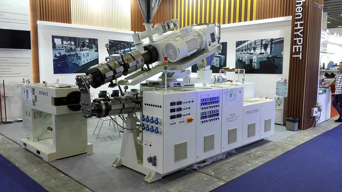 パラレル双螺旋挤出機 インターグラル減速器 カウンター回転Pvcパイプ粒を作る機械 HYPS67/27