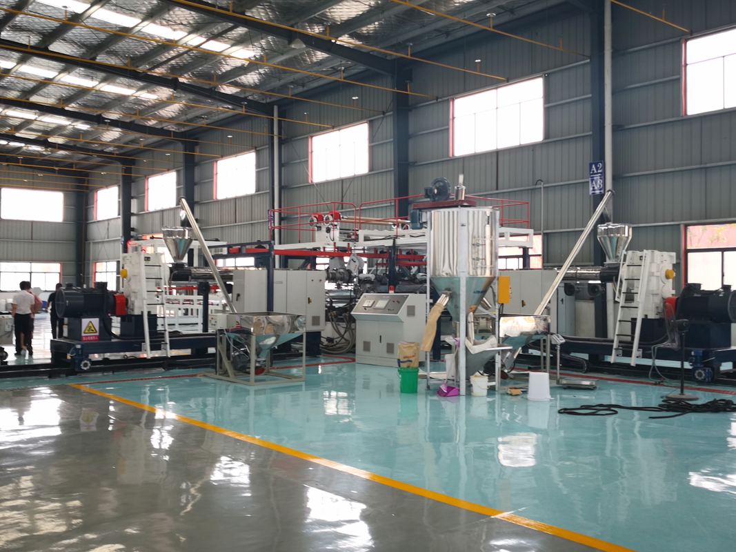 自粘性 PE 防水シート膜生産ライン 単螺旋設計