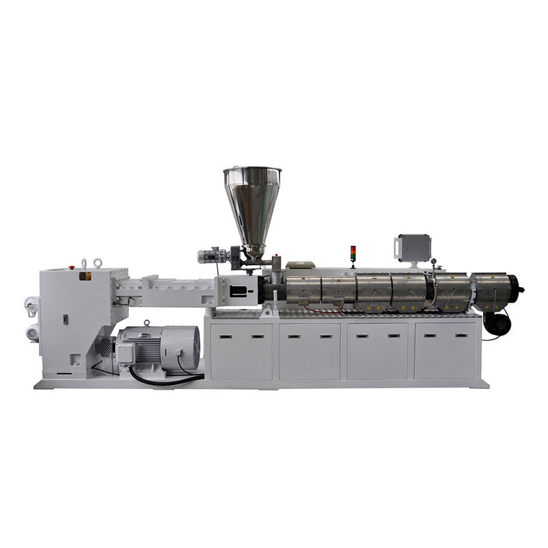 プラスチック リサイクルの押出機機械/対ねじポリ塩化ビニールの押出機機械出力700kg/H PS107/28
