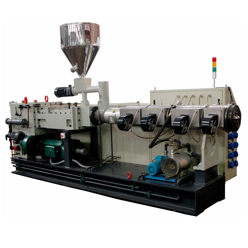 プラスチック処理160kw PS130/28のための大きい出力倍ねじ押出機機械は1100kg/Hを出力した